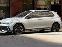 Nuova VW Golf VIII R-line Plus 150 CV (110 kW) 2026 Dolomite silver metallizzato Berlina