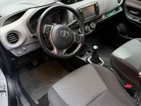 Usata Toyota Yaris 69 CV (50 kW) 2015 Grigio Berlina