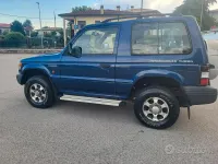 Usata Mitsubishi Pajero 100 CV (73 kW) 2000 Bluazzurro SUV