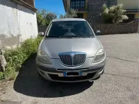 Usata Lancia Ypsilon 70 CV (51 kW) 2004 Grigio Utilitaria