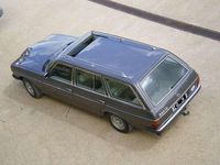 Usata Mercedes E230 136 CV (100 kW) 1983 Grigio Station wagon
