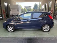 Usata Ford Fiesta Titanium 80 CV (58 kW) 2014 Bluazzurro Utilitaria
