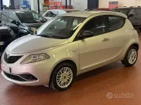 Usata Lancia Ypsilon Silver 69 CV (50 kW) 2016 Grigio Utilitaria