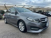 Usata Mercedes B180 Premium 109 CV (80 kW) 2015 Grigio Monovolume