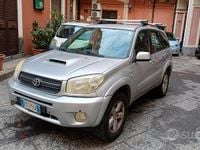 Usata Toyota RAV4 116 CV (85 kW) 2005 Grigio SUV