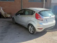 Usata Ford Fiesta 75 CV (55 kW) 2015 Grigio Utilitaria