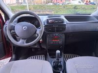 Usata Fiat Punto Emotion 119 CV (87 kW) 2004 Rosso Utilitaria