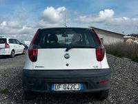 Usata Fiat Punto Dynamic 70 CV (51 kW) 2006 Bianco Utilitaria