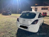 Usata Opel Corsa Edition 95 CV (69 kW) 2010 Bianco Berlina