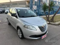 Usata Lancia Ypsilon 69 CV (50 kW) 2013 Grigio Utilitaria