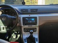 Usata VW Passat 140 CV (102 kW) 2010 Grigio Utilitaria