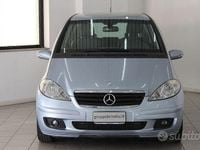 Usata Mercedes A180 109 CV (80 kW) 2008 Grigio chiaro Utilitaria