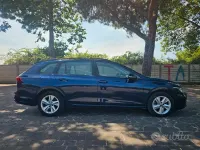 Usata VW Golf VIII Life 116 CV (85 kW) 2022 Blu Station wagon
