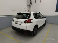 Usata Peugeot 2008 Active 82 CV (60 kW) 2017 Bianco SUV