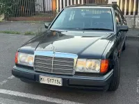 Usata Mercedes 200 109 CV (80 kW) 1993 Nero Berlina