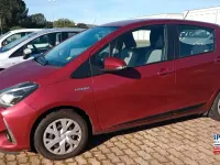 Usata Toyota Yaris Hybrid Active 73 CV (53 kW) 2019 Rosso Berlina