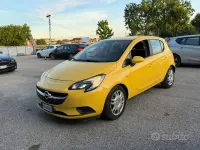 Usado Opel Corsa 90 CV (66 kW) 2016 Amarillo Utilitario