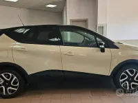 Usata Renault Captur Intens 90 CV (66 kW) 2016 Beige SUV