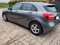 Usata Mercedes A180 122 CV (89 kW) 2014 Grigio Berlina