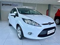 Usata Ford Fiesta 70 CV (51 kW) 2012 Bianco Utilitaria