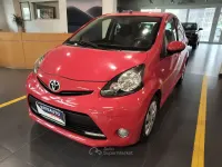 Usata Toyota Aygo 68 CV (50 kW) 2013 Rosso Utilitaria