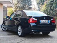 Usata BMW 318 143 CV (105 kW) 2007 Nero Berlina