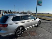 Usata VW Passat 190 CV (139 kW) 2019 Grigio Station wagon