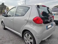 Usata Toyota Aygo 68 CV (50 kW) 2007 Grigio Utilitaria