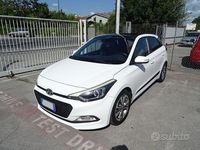 Gebraucht Hyundai i20 GO! 75 PS (55 kW) 2016 Weiß Limousine