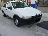 Usata Fiat Strada 63 CV (46 kW) 2001 Bianco Pick-up