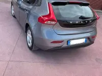 Usata Volvo V40 120 CV (88 kW) 2017 Grigio Berlina