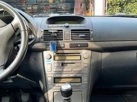 Usata Toyota Avensis 150 CV (110 kW) 2005 Grigio Station wagon