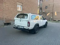 Usata Nissan Navara 103 CV (75 kW) 2000 Bianco Pick-up
