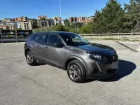 Usado Peugeot 2008 Allure 100 HP (73 kW) 2023 Cinzento SUV