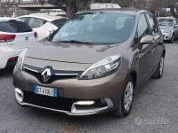 Käytetty Renault Scenic E-Tech XMOD 110 HP (80 kW) 2014 Ruskea Tila-auto
