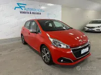 Usata Peugeot 208 GT-line 110 CV (80 kW) 2015 Arancione Utilitaria