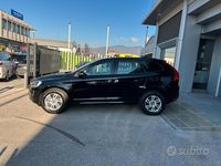 Usata Volvo XC60 Kinetic 149 CV (109 kW) 2016 Nero SUV