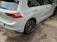 Usata VW Golf VIII Style 131 CV (96 kW) 2021 Grigio Berlina