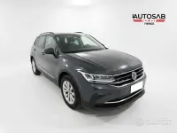 Usata VW Tiguan Life 150 CV (110 kW) 2021 Grigio scuro SUV