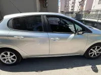 Usata Peugeot 208 68 CV (50 kW) 2013 Grigio Utilitaria