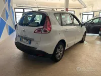 Usata Renault Scénic Luxe 110 CV (80 kW) 2011 Bianco Monovolume