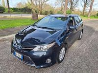 Usata Toyota Auris Hybrid 99 CV (72 kW) 2014 Nero Station wagon