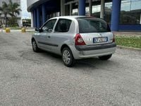Käytetty Renault Clio II 82 HP (60 kW) 2005 Harmaa Sedan