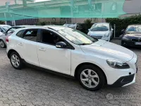 Usata Volvo V40 CC Business Edition 115 CV (84 kW) 2014 Bianco Station wagon