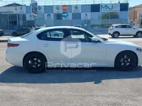Usata Alfa Romeo Giulia Business Launch Edition 150 CV (110 kW) 2018 Bianco Berlina