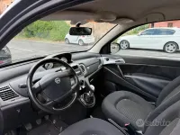 Gebraucht Lancia Ypsilon 77 PS (56 kW) 2010 Grau Kleinwagen