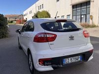 Usata Kia Rio 86 CV (63 kW) 2015 Bianco Berlina
