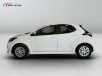 Usata Toyota Yaris Hybrid Active 116 CV (85 kW) 2024 Bianco Berlina