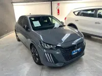 Usata Peugeot 208 Allure 101 CV (74 kW) 2025 Grigio Utilitaria
