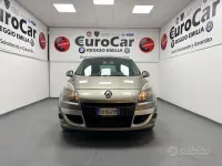 Usata Renault Scénic Luxe 110 CV (80 kW) 2010 Giallo Monovolume